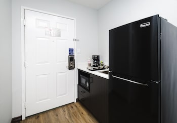 Standard Room, 2 Queen Beds, Non Smoking, Refrigerator & Microwave