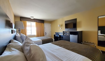 Room, 2 Queen Beds, Non Smoking