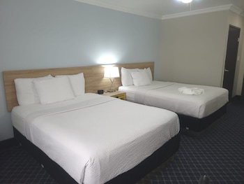 Room, 2 Queen Beds, Non Smoking