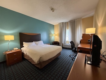 Standard Room, 1 Queen Bed, Accessible, Refrigerator & Microwave
