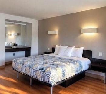 Standard Room, 1 King Bed, Non Smoking