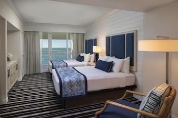 Mobility Access. Two Bedrm King/Two Queens Suite With Roll-In Shower - Beach Vw
