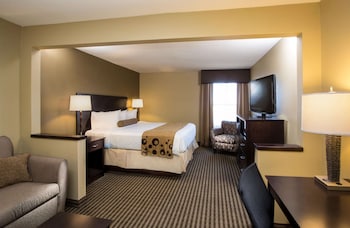 Deluxe Suite, 1 King Bed with Sofa bed, Non Smoking, Refrigerator & Microwave (with Sofabed)