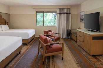 Junior Suite, Multiple Beds, Resort View (2 Queen)