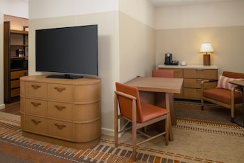 Junior Suite, 1 King Bed with Sofa bed, Resort View