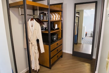 Junior Suite, 1 King Bed with Sofa bed, Resort View