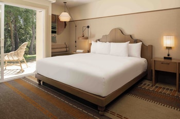 Premium Suite, 1 King Bed with Sofa bed, Patio, Resort View