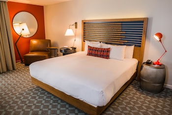 Junior Suite, 1 King Bed with Sofa bed, Patio, Resort View