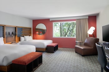 Room, 2 Queen Beds (Forest View)