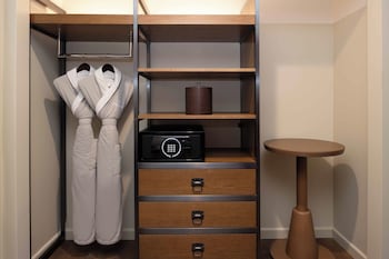 Junior Suite, 1 King Bed with Sofa bed, Resort View