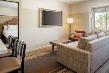 Premium Suite, 1 King Bed with Sofa bed, Patio, Resort View