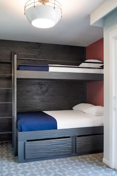 Family Room (King with Bunk Beds)