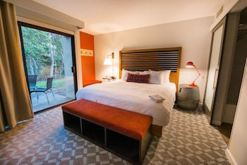 Premium Suite, 1 King Bed with Sofa bed, Patio (Forest View)