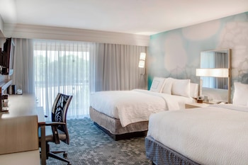 Room, 2 Queen Beds (Mobility/Hearing Access, Roll-in Shwr)
