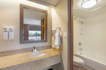Superior Room, 1 King Bed (Smoke Free)