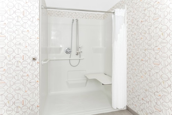 Standard Room, 2 Queen Beds, Accessible (Mobility)