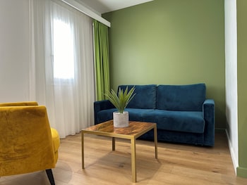 Family Room, 1 Queen Bed with Sofa bed, Balcony, Ocean View