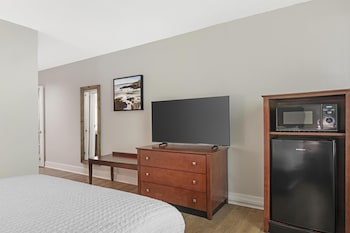 Suite, 1 Queen Bed, Non Smoking, Refrigerator & Microwave (with Sofabed)