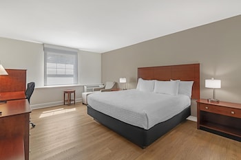 Standard Room, 1 King Bed, Accessible, Bathtub