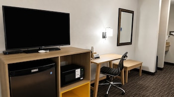 One-Bedroom Suite, 1 King Bed, Non Smoking