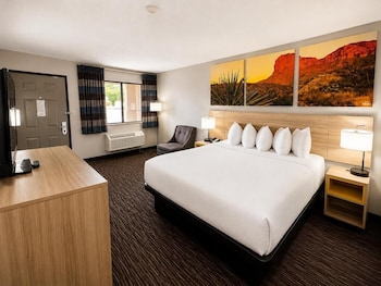 Standard Room, 1 King Bed