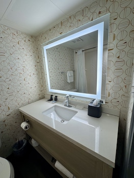 Studio Suite, 1 King Bed, Non Smoking