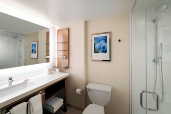 Room, 2 Queen Beds (Mobility/Hearing Accessible, Tub)