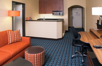 Suite, 1 King Bed with Sofa bed, Hearing Accessible (Accessible Bathtub)