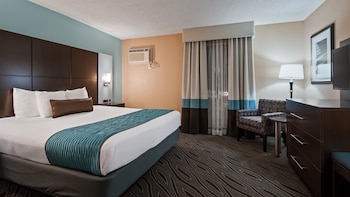 Suite, 1 King Bed, Non Smoking, Refrigerator & Microwave