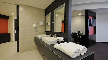 Suite, 1 King Bed