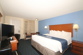 Standard Room, 1 King Bed, Smoking