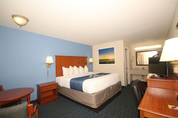 Standard Room, 1 King Bed, Smoking