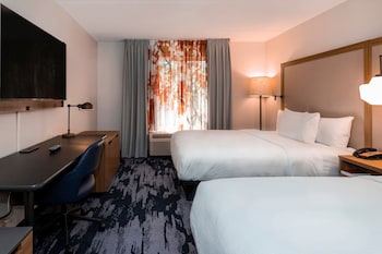 Room, 2 Queen Beds, Hearing Accessible (Roll-in Shower)