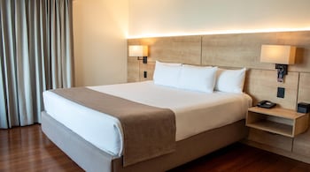 Premium Suite, 1 King Bed with Sofa bed