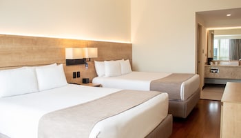 Deluxe Suite, 2 Queen Beds, Non Smoking