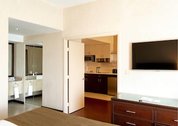 Apartment, Multiple Beds, Kitchenette