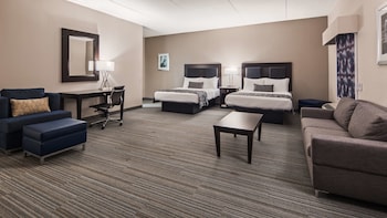 Room, 2 Queen Beds, Refrigerator & Microwave (with Sofabed)