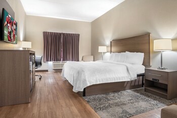 Standard Suite, 1 King Bed (Smoke Free)