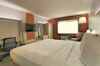 Standard Room, 1 King Bed (Leisure)
