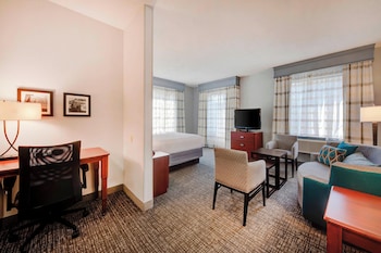 Executive Suite, 1 King Bed with Sofa bed
