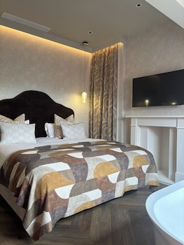 Luxury Double Room (House Room)