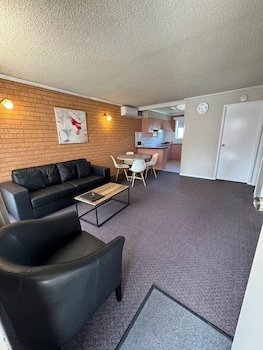 2 Bedroom Apartment 2Q1S