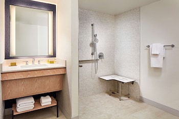 Room, 1 King Bed, Accessible (Mobility)
