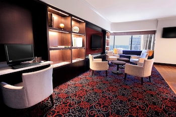 Signature Room, 1 King Bed, City View (Signature Club)