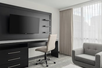 Suite, 1 Bedroom, City View