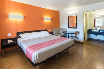 Standard Room, 1 King Bed, Non Smoking
