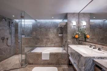 Suite, 1 Bedroom (Skyline Harbour View)