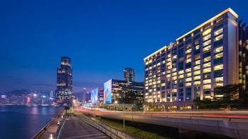 Suite, 1 King Bed (Victoria Harbour View)