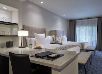 FIREPLACE SHANGRI-LA ROOM - TWO QUEEN BEDS