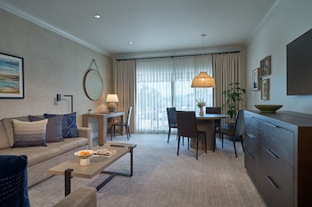 CASA ROBLES SUITE - TWO QUEEN BEDS